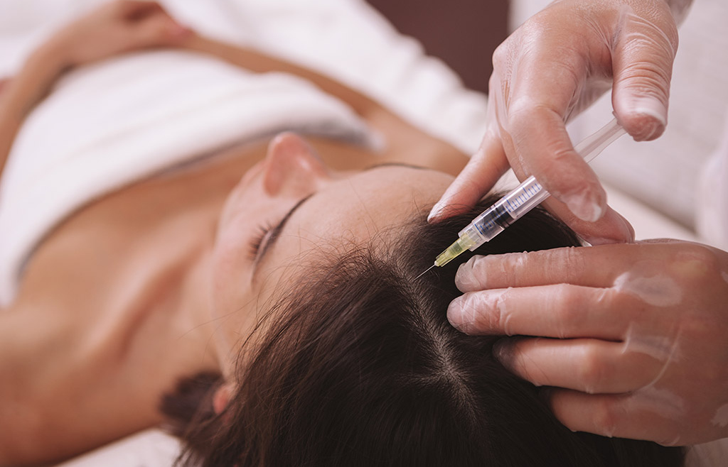 Diradamento e caduta dei capelli: perché succede e come intervenire